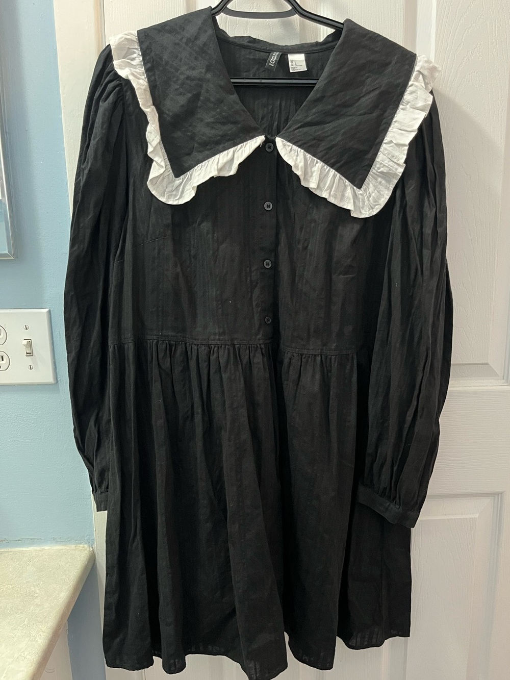 H&M Black Long-Sleeve Dress with White Ruffle Collar